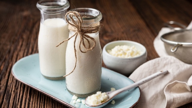 Ξινόγαλο και κεφίρ – Πόσο θρεπτικά είναι τελικά αυτά του εμπορίου;