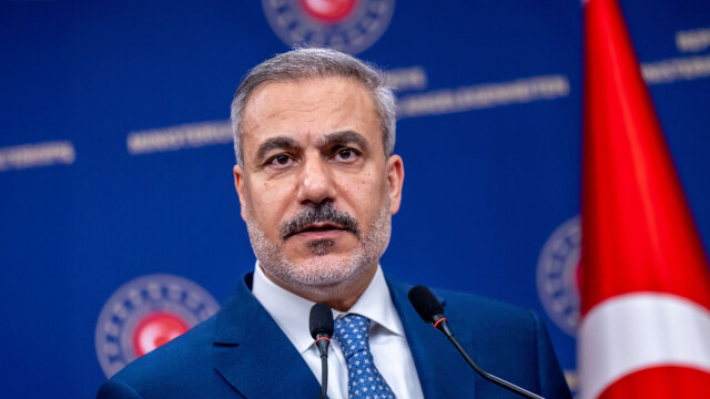 Φιντάν σε Αραγτσί: Απαράδεκτη η παραβίαση του τουρκικού εναέριου χώρου