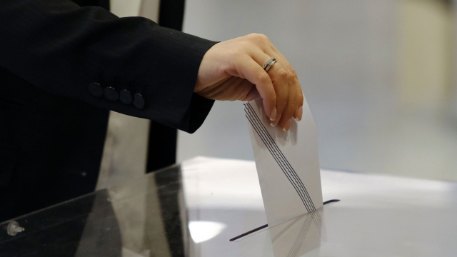 Real Polls: Τρεις μονάδες πάνω η ΝΔ στο 29,1%, στο 16,1% ο Τσίπρας, στο 13,1% η Καρυστιανού, μονοψήφιο το ΠΑΣΟΚ 
