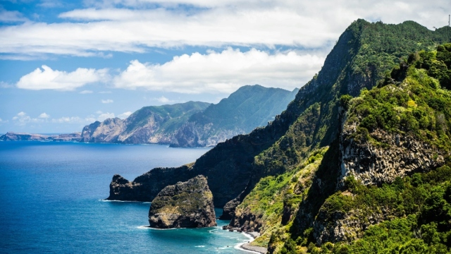 Οι 10 προορισμοί στην Ευρώπη που κάνει ζέστη και τον χειμώνα - Ανάμεσά τους ένα ελληνικό νησί