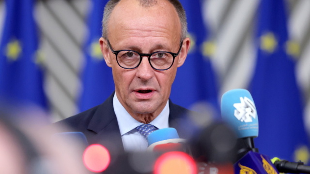 Ο Μερτς διαβεβαιώνει πως δεν θα απελαθούν όσοι υφίστανται πολιτικές ή θρησκευτικές διώξεις