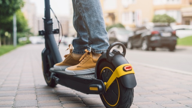 Τραυματισμένος νοσηλεύεται 15χρονος στη Λαμία έπειτα από ατύχημα με ηλεκτρικό πατίνι