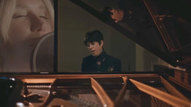 Η Νταϊάν Ουόρεν πρωταγωνιστεί στο νέο βιντεοκλίπ της Kesha