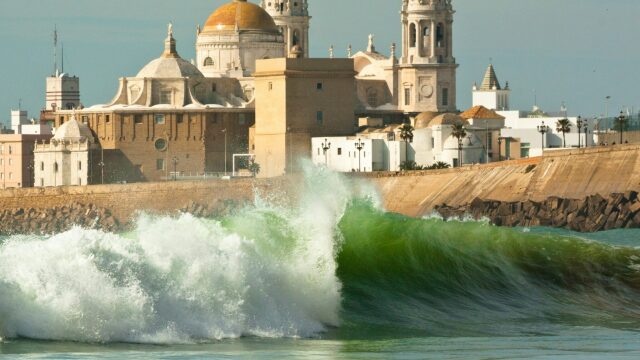 Κάδιθ: Εξερευνώντας την ψυχή της Ανδαλουσίας
