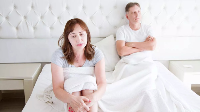 Σεξ μετά τα 40: Πόσο δυσκολεύει τις γυναίκες; Τα βασικά προβλήματα
