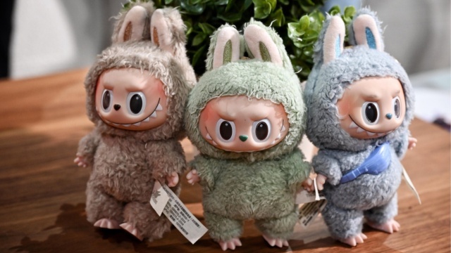 Labubu: Ο άνθρωπος πίσω από την ιδέα που έγινε παγκόσμια pop κουλτούρα το 2025