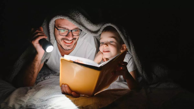 Η απλή συμβουλή του Αϊνστάιν για πιο έξυπνα παιδιά – Δεν έχει καμία σχέση με την πολύωρη μελέτη
