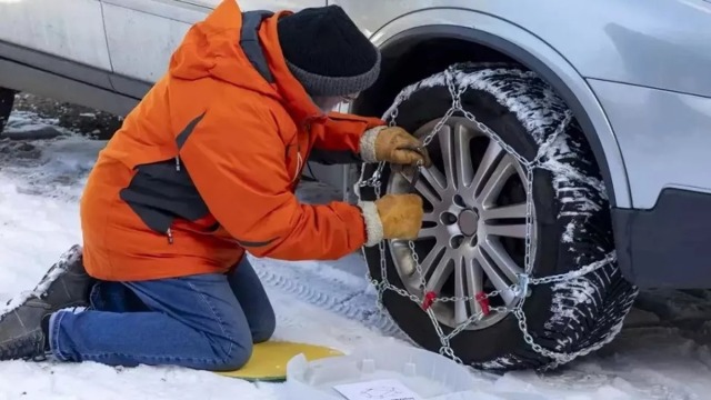 Πότε επιβάλλεται να έχετε στο αυτοκίνητο αλυσίδες ή χιονοκουβέρτες;
