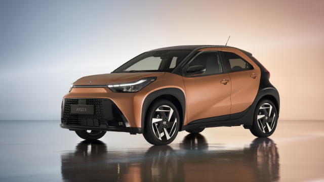 ΝΕΟ AYGO CROSS HYBRID ELECTRIC: Μικρό αυτοκίνητο, μεγάλες ιδέες