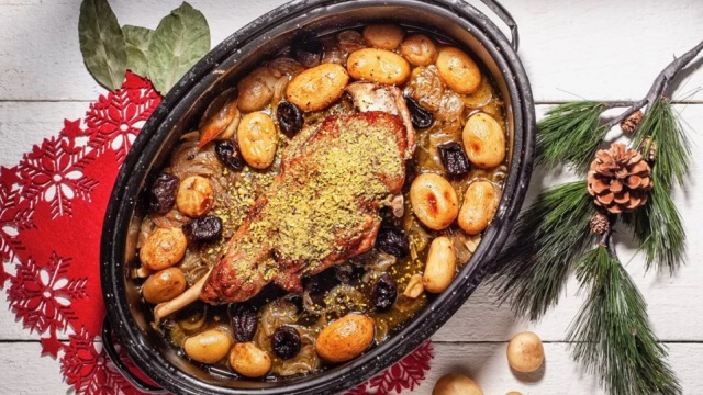 Γιορτινή γάστρα: 5 συνταγές που γεμίζουν το σπίτι άρωμα και θαλπωρή