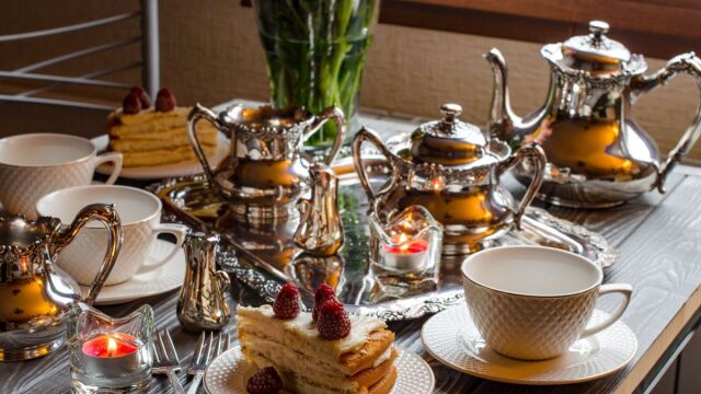 Λονδίνο: 7 προτάσεις για γιορτινό απογευματινό τσάι σε αριστοκρατικά ξενοδοχεία