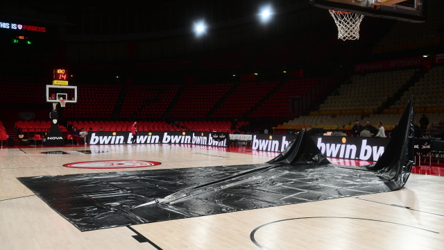 Αναβλήθηκε λόγω της κακοκαιρίας το παιχνίδι του Ολυμπιακού με τη Φενέρ στο ΣΕΦ, δείτε βίντεο 