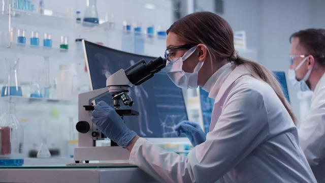 HIV: Σε ύφεση ο ιός σε 60χρονο μετά από μεταμόσχευση βλαστοκυττάρων – 7ο περιστατικό στον κόσμο