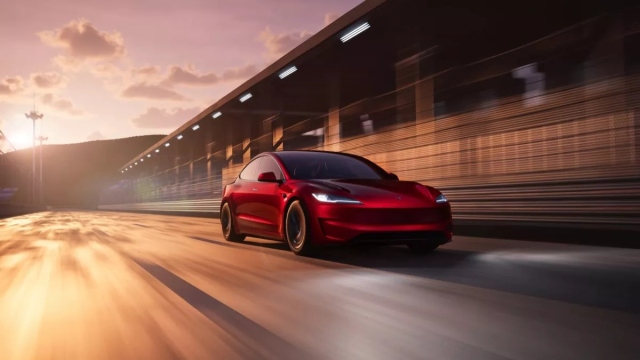 Ρίχνει και άλλο τις τιμές η Tesla – Πιο φθηνό από ποτέ το Model 3