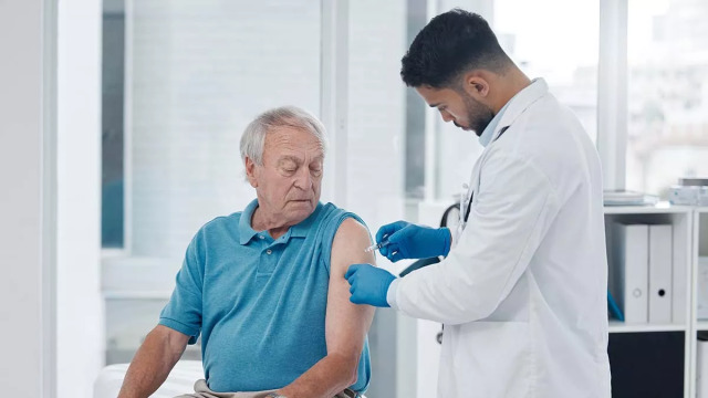 Τι πιστεύουν οι Έλληνες για τα εμβόλια του κορωνοϊού; Μελέτη σε 4 νοσοκομεία αποκαλύπτει