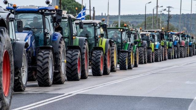 Σκληρή γραμμή από τους αγρότες που στήνουν νέα μπλόκα σε όλη τη χώρα