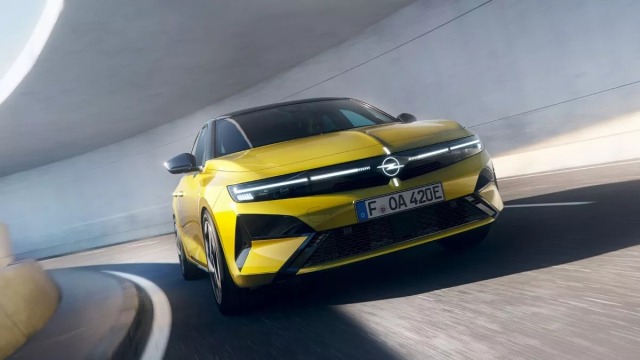 Η Opel κάνει… update στο Astra
