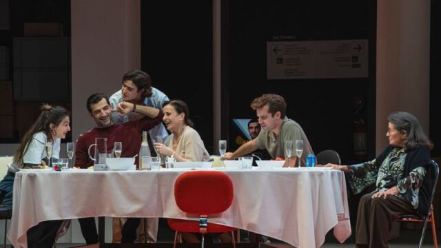 Στέγη Ιδρύματος Ωνάση: Παράταση ενός μήνα για τον «Οιδίποδα» Robert Icke 