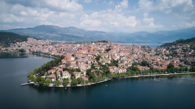 Επεκτείνεται το πρόγραμμα μετεγκατάστασης σε έξι νέες περιοχές: Ενίσχυση 10.000 ευρώ χωρίς εισοδηματικά κριτήρια