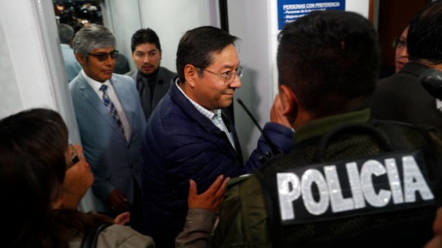 Προφυλακιστέος για πέντε μήνες κρίθηκε ο πρώην πρόεδρος της Βολιβίας Λουίς Άρσε 