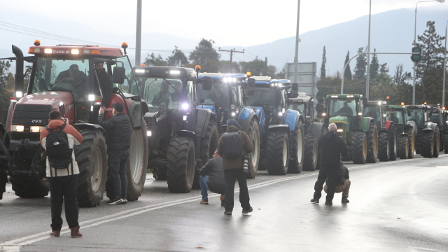 Αγρότες σχεδιάζουν σήμερα στις 10 το πρωί απόβαση με τρακτέρ στο λιμάνι της Θεσσαλονίκης
