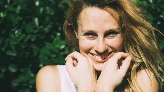 9 αλήθειες για τις γυναίκες που επιλέγουν να μην φορούν μακιγιάζ
