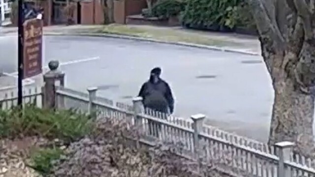 Επίθεση στο πανεπιστήμιο Μπράουν: Οι αρχές έδωσαν στη δημοσιότητα νέα βίντεο του υπόπτου, που παραμένει ασύλληπτος