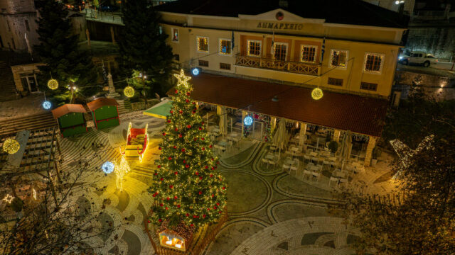 Αποστολή στην Ευρυτανία: Γιορτινό ταξίδι στο Καρπενήσι, τον διαχρονικό χειμερινό προορισμό
