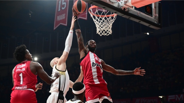 Euroleague: Επέστρεψε στις νίκες ο Ολυμπιακός, τρεις παρατάσεις και 258 πόντοι στο Μπαρτσελόνα-Μπασκόνια