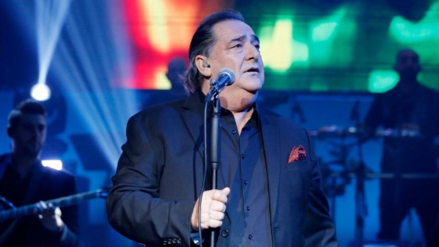 Βασίλης Καρράς: Δεν μπορώ να ακούω τα τραγούδια του, εξομολογήθηκε ο αδερφός του