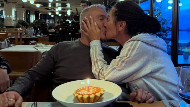 Ο Στέλιος Ρόκκος και η σύζυγός του γιόρτασαν οκτώ χρόνια γάμου: Σε λατρεύω, γράφει η Λελέ Γκόφα