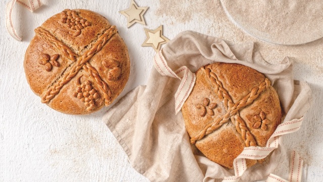 Χριστόψωμο με μπαχαρικά
