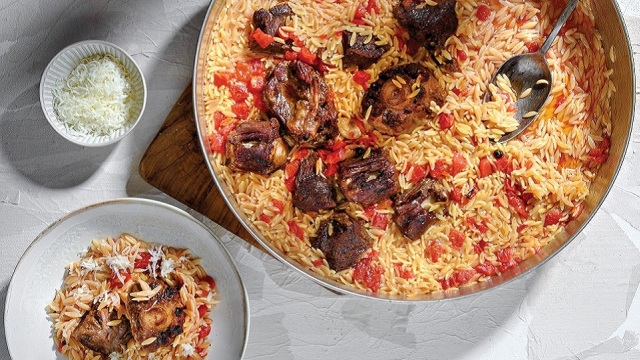 Πού τρώμε γιουβέτσι στην Αθήνα: 5 εστιατόρια που το σερβίρουν άψογο