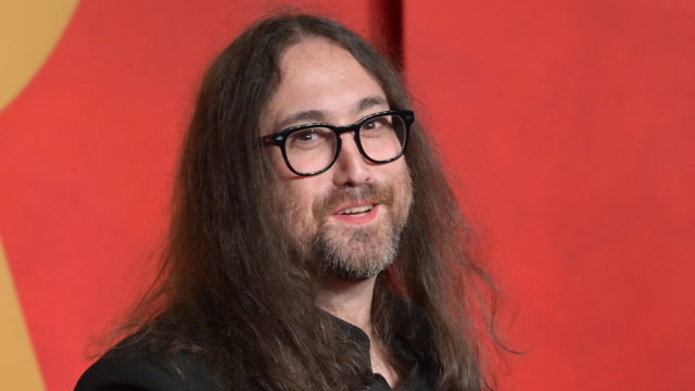 Τζον Λένον: Ο γιος του ανησυχεί να μην ξεχάσει η νέα γενιά τους Beatles
