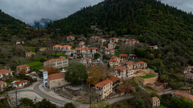 Γιορτινό ταξίδι στην Ευρυτανία: Στην καρδιά των ελληνικών βουνών
