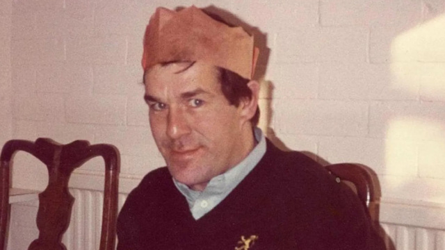 Μία απίστευτη χριστουγεννιάτικη ιστορία: Άνοιξαν το σπίτι τους σε έναν 30χρονο άστεγο και έμεινε μαζί τους για 45 χρόνια μέχρι που πέθανε