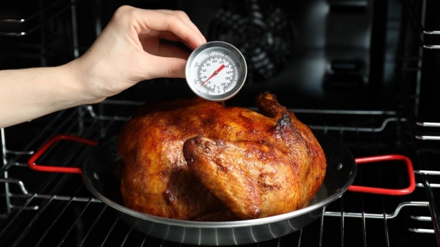 Γάστρα ή ταψί; Πώς ψήνουμε σωστά το κρέας - και γιατί χρειάζεται θερμόμετρο