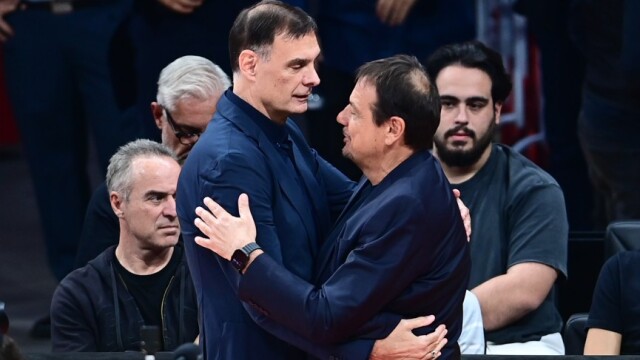 Πρόταση έκπληξη από τον Σαρπ Αταμάν: «Να παίξουν μονό ο πατέρας μου και ο Μπαρτζώκας»