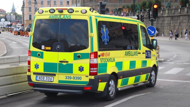 Λεωφορείο στη Στοκχόλμη εξετράπη της πορείας του και προσέκρουσε σε κτίριο: Τουλάχιστον 10 τραυματίες