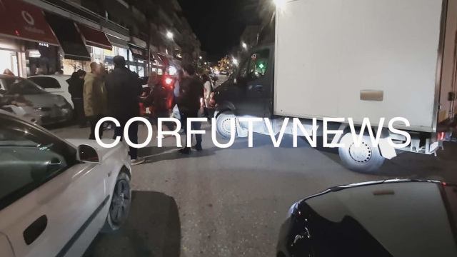 Ένας τραυματίας έπειτα από σύγκρουση μηχανής με φορτηγό στην Κέρκυρα