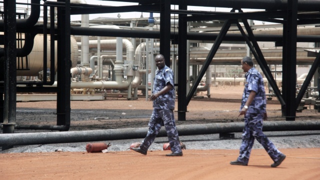 Ξανάρχισε η παραγωγή σε σημαντικό πετρελαϊκό κοίτασμα στο Νότιο Σουδάν μετά την κατάληψή του από παραστρατιωτικούς 