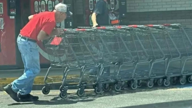 86χρονος έσπρωχνε καρότσια σε σούπερ μάρκετ: Η εγγονή του πήρε την κατάσταση στα χέρια της
