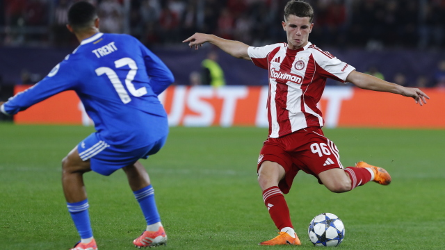 Ύμνοι της Daily Mail για τον Μουζακίτη: Θυμίζει τον Βεράτι, λίγοι παίκτες στην ηλικία του ελέγχουν τον ρυθμό ενός αγώνα 