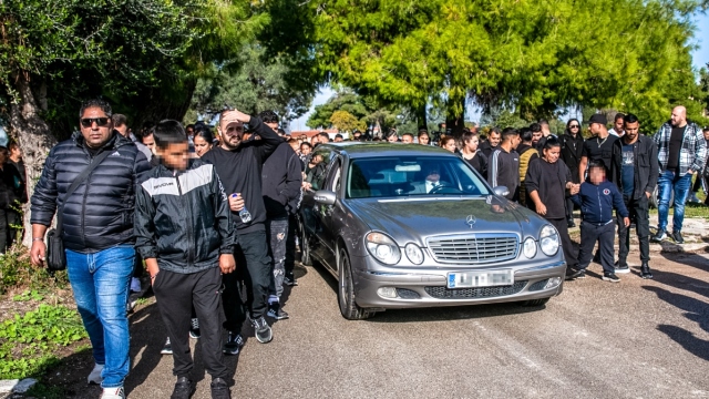 Θρήνος στο τελευταίο αντίο στον 30χρονο που έχασε τη ζωή του μετά τον άγριο ξυλοδαρμό στον Πάτρα