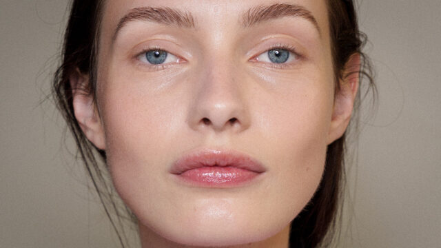 Οι μάσκες χειλιών που έχουν αποκτήσει μία μόνιμη θέση στη βραδινή μας ρουτίνα περιποίησης
