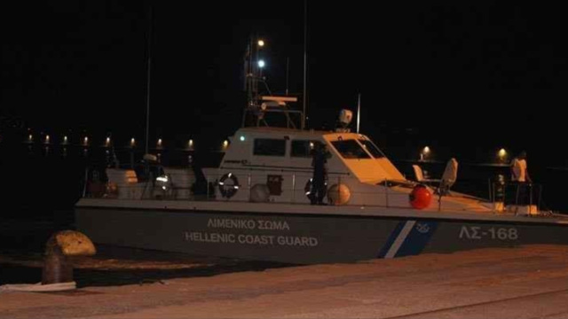 Τα ρεύματα στον Σαρωνικό παρέσυραν το φουσκωτό τεσσάρων Ρουμάνων, δεν είχαν μηχανή και κινούνταν με κουπιά