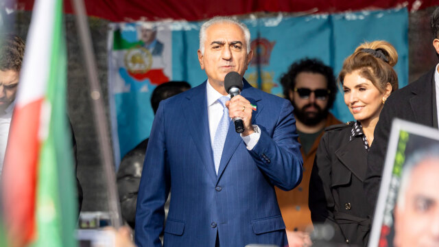 Ρεζά Παχλαβί προς τον ιρανικό στρατό: «Εγκαταλείψτε το καθεστώς και προστατεύστε τον λαό»