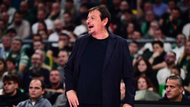 Αταμάν: «Να συγχαρώ τον Ολυμπιακό που κέρδισε με 40 πόντους, αν είσαι μεγάλη ομάδα, παίζεις όπως εκείνος και στο πρωτάθλημα»
