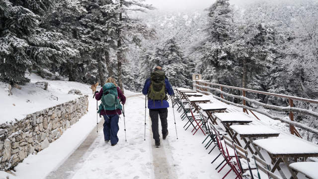 Λευκή νύχτα στη βόρεια Ελλάδα, προ των πυλών ασθενείς χιονοπτώσεις στην Αττική και πτώση της θερμοκρασίας
