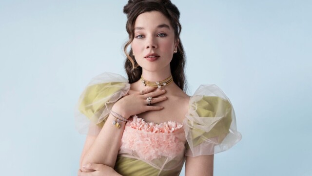 Πώς η Pandora μετατρέπει το Regency romance σε παγκόσμιο brand 